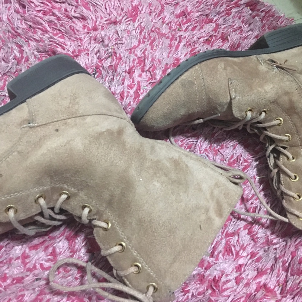 Shoes - Picture 4 of 6